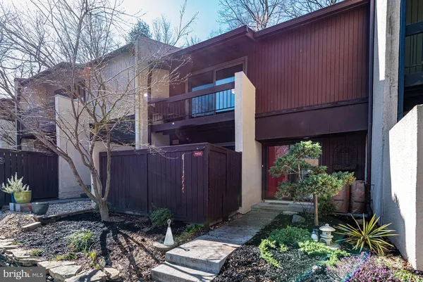 $3,100 | 11621 Newbridge Court, Reston, VA 20191