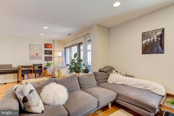 $3,100 | 11621 Newbridge Court, Reston, VA 20191