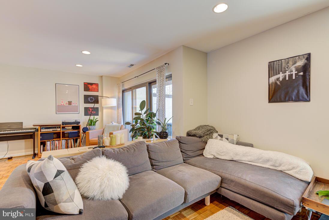 11621 Newbridge Court Reston, VA 20191 - Photo 8 of 43