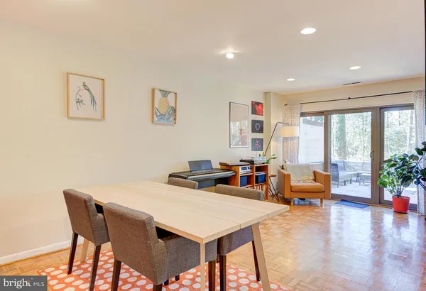 $3,100 | 11621 Newbridge Court, Reston, VA 20191