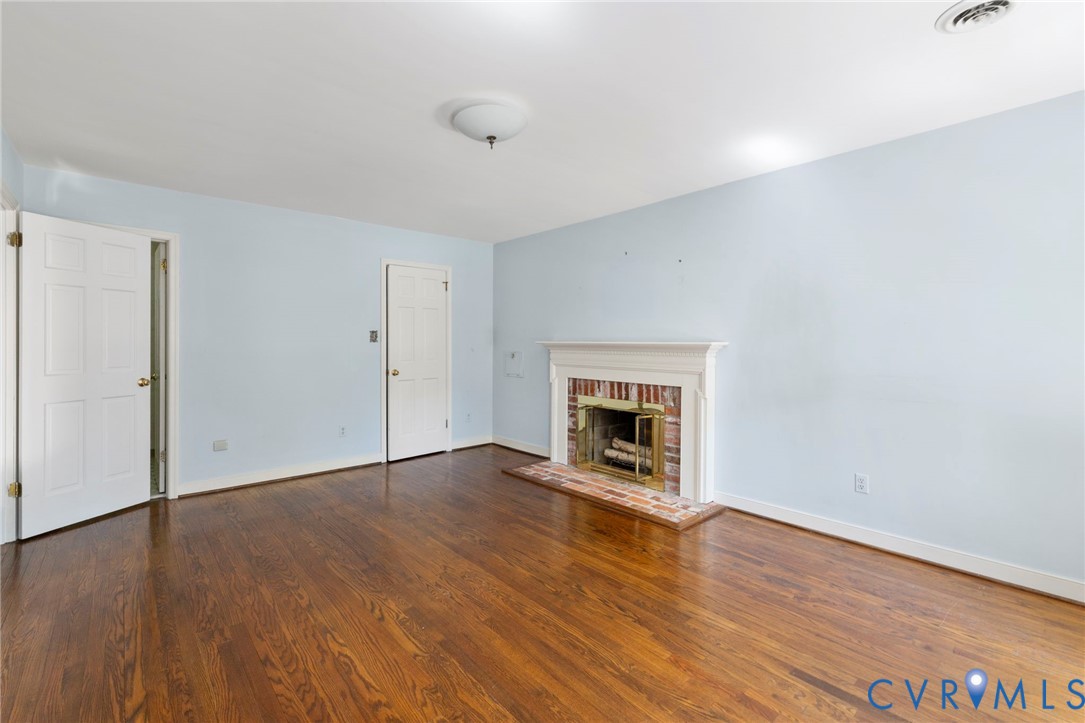 11520 Ivywood Road Chester, VA 23831 - Photo 26 of 35 Large primary with walk in closet and en suite ful
