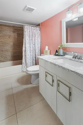 $444,900 | 3056 Deer Creek Lake Shore Drive, Unit 3056, Deerfield Beach, FL 33442