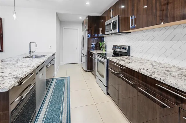 $444,900 | 3056 Deer Creek Lake Shore Drive, Unit 3056, Deerfield Beach, FL 33442