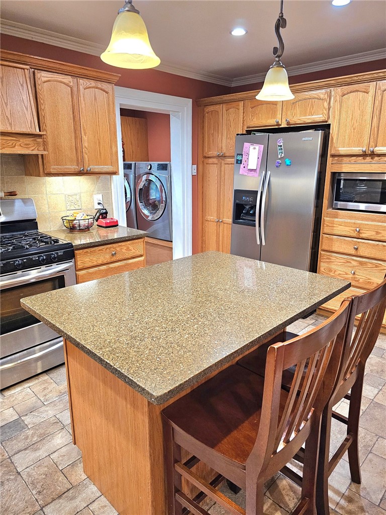 76 Ford Avenue Oneonta, NY 13820 - Photo 17 of 33 island