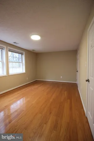 $3,400 | 234 East Juniper Avenue, Sterling, VA 20164