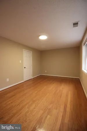 $3,400 | 234 East Juniper Avenue, Sterling, VA 20164