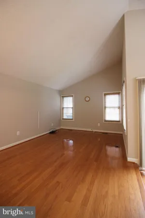 $3,400 | 234 East Juniper Avenue, Sterling, VA 20164