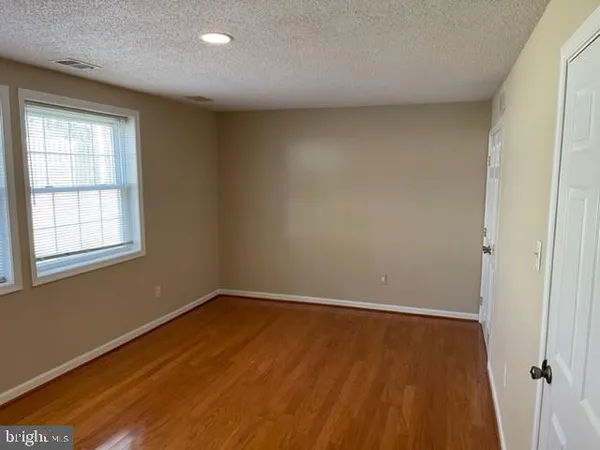 $3,400 | 234 East Juniper Avenue, Sterling, VA 20164