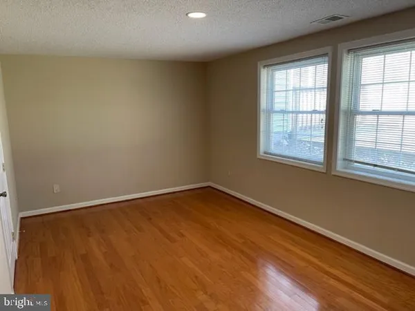 $3,400 | 234 East Juniper Avenue, Sterling, VA 20164