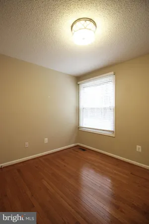 $3,400 | 234 East Juniper Avenue, Sterling, VA 20164