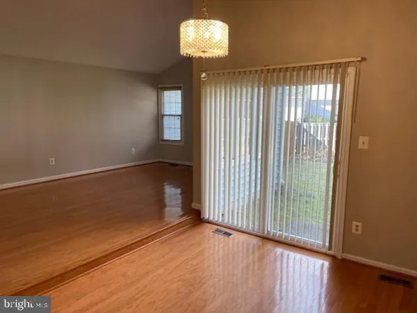 $3,400 | 234 East Juniper Avenue, Sterling, VA 20164