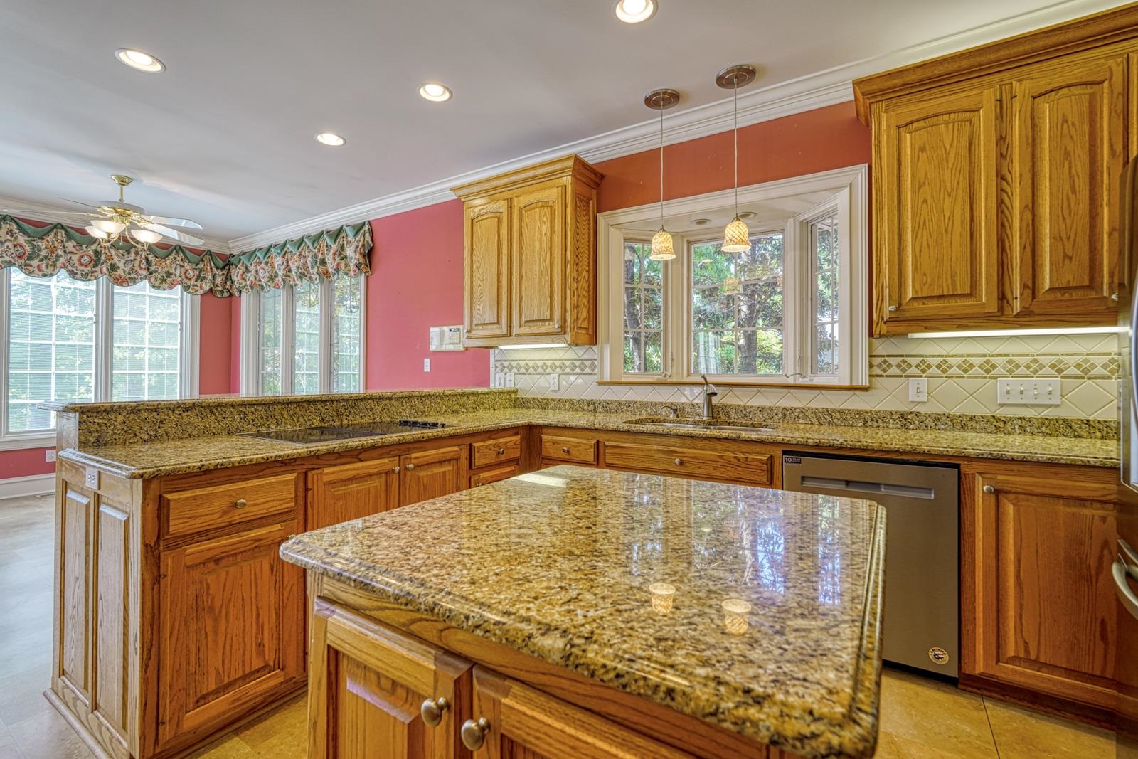 234 North Lake Emory Drive Inman, SC 29349 - Photo 10 of 47