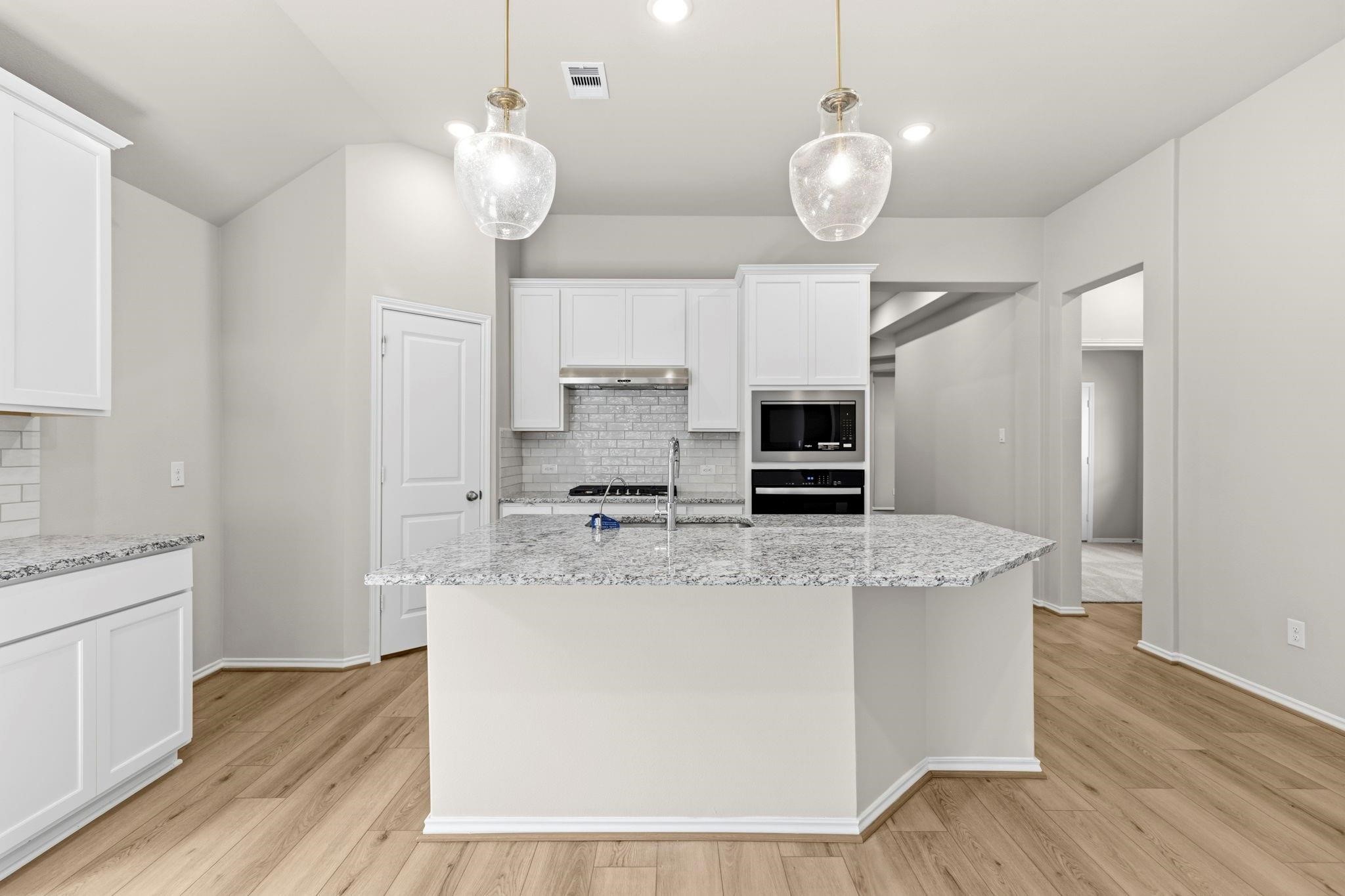 235 Navasota Narrows Way Conroe, TX 77304 - Photo 6 of 24