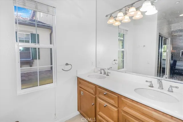 $1,085,000 | 32 Perennial, Irvine, CA 92603