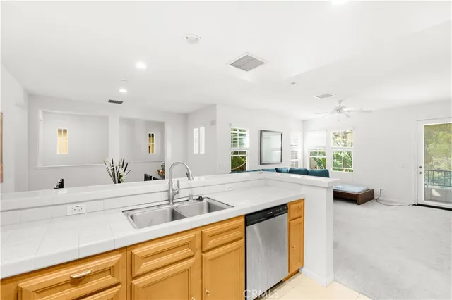 $1,085,000 | 32 Perennial, Irvine, CA 92603