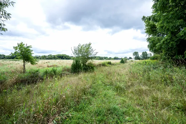 $249,900 | 325 Sunset Drive, Unit 330, Hartford, WI 53027