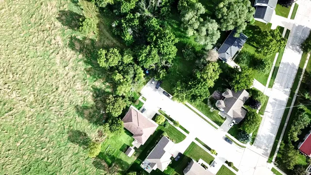 $249,900 | 325 Sunset Drive, Unit 330, Hartford, WI 53027