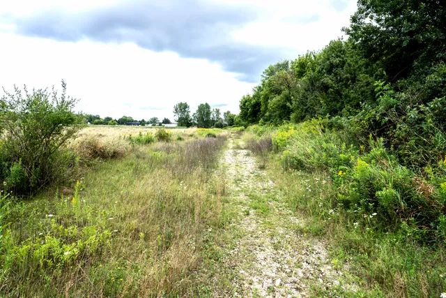 $249,900 | 325 Sunset Drive, Unit 330, Hartford, WI 53027