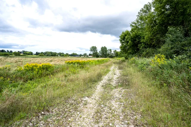 $249,900 | 325 Sunset Drive, Unit 330, Hartford, WI 53027