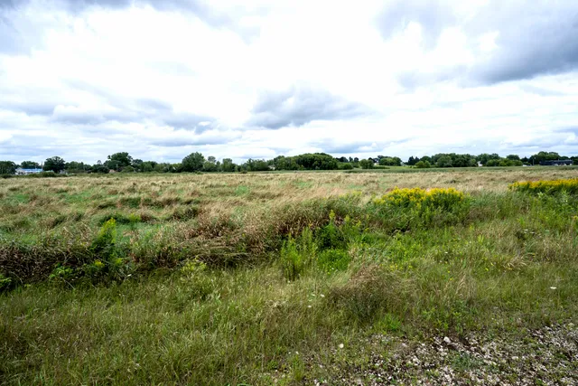 $249,900 | 325 Sunset Drive, Unit 330, Hartford, WI 53027