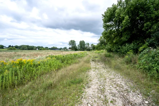 $249,900 | 325 Sunset Drive, Unit 330, Hartford, WI 53027