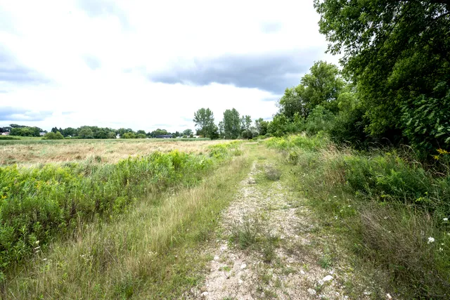 $249,900 | 325 Sunset Drive, Unit 330, Hartford, WI 53027