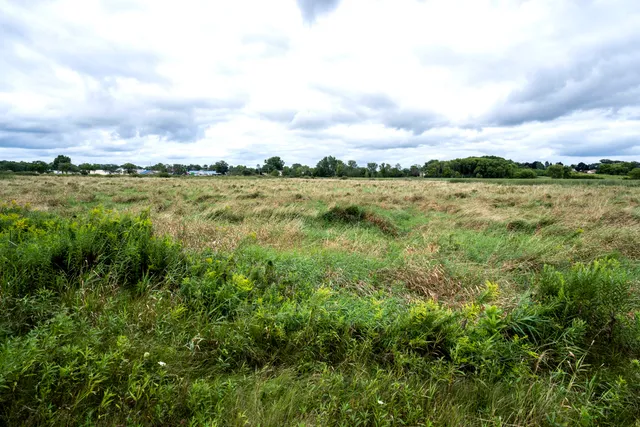 $249,900 | 325 Sunset Drive, Unit 330, Hartford, WI 53027