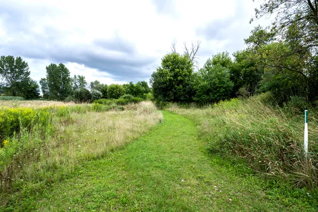 $249,900 | 325 Sunset Drive, Unit 330, Hartford, WI 53027