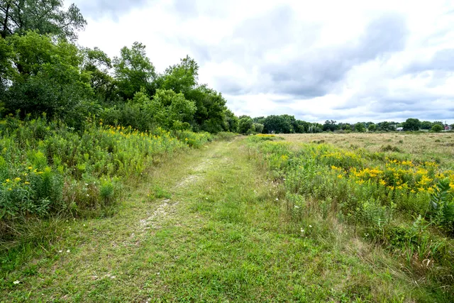 $249,900 | 325 Sunset Drive, Unit 330, Hartford, WI 53027