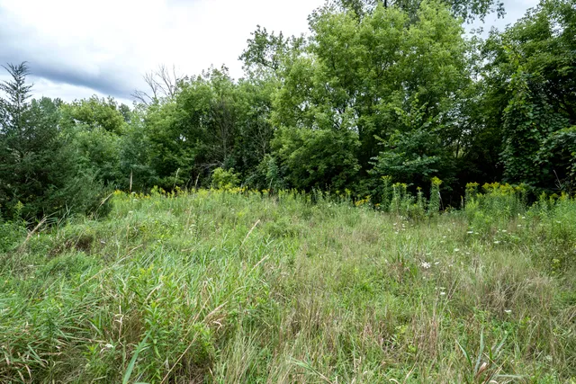 $249,900 | 325 Sunset Drive, Unit 330, Hartford, WI 53027