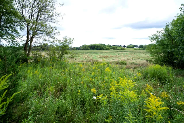 $249,900 | 325 Sunset Drive, Unit 330, Hartford, WI 53027