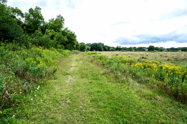 $249,900 | 325 Sunset Drive, Unit 330, Hartford, WI 53027