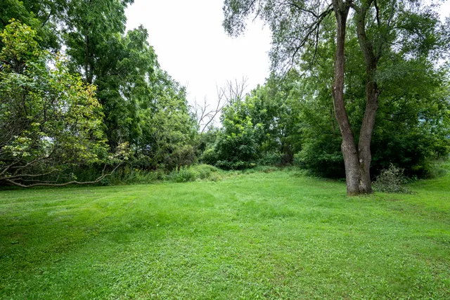 $249,900 | 325 Sunset Drive, Unit 330, Hartford, WI 53027