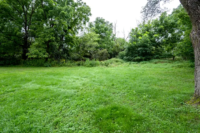 $249,900 | 325 Sunset Drive, Unit 330, Hartford, WI 53027