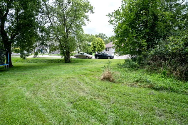 $249,900 | 325 Sunset Drive, Unit 330, Hartford, WI 53027