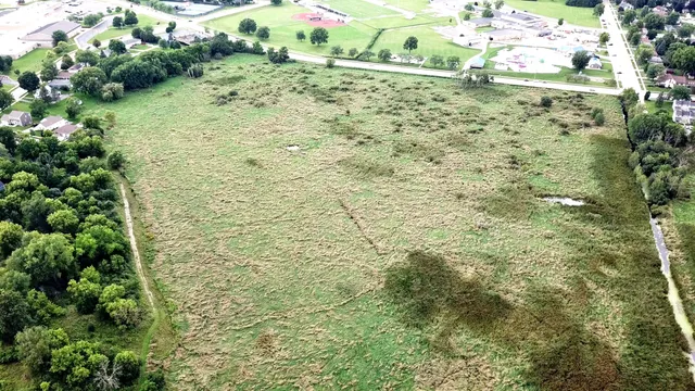 $249,900 | 325 Sunset Drive, Unit 330, Hartford, WI 53027