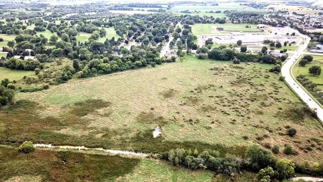 $249,900 | 325 Sunset Drive, Unit 330, Hartford, WI 53027