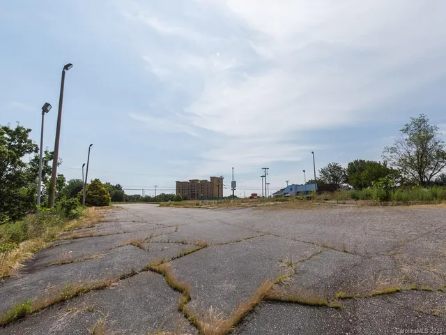 $199,000 | 3362 15th Ave Boulevard Southeast, Conover, NC 28613