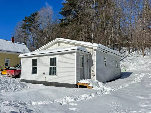$125,000 | 44 Murray Street, Bingham, ME 04920