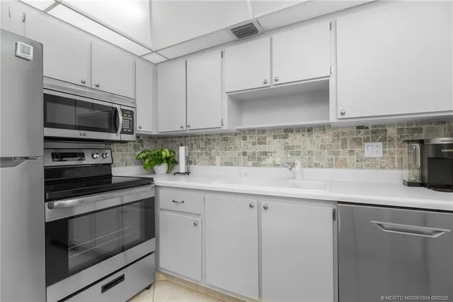 $169,000 | 2929 Southeast Ocean Boulevard, Unit 1436, Stuart, FL 34996