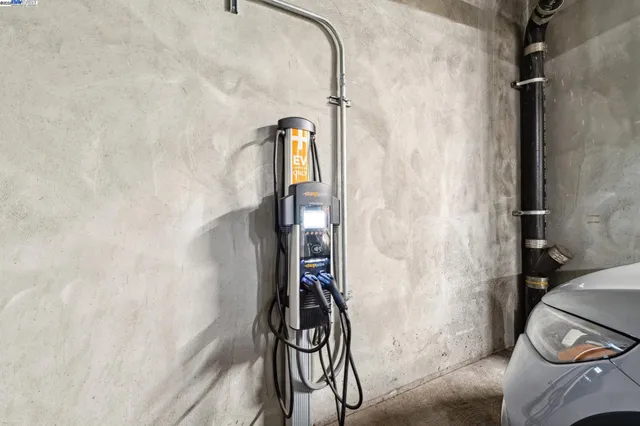 $499,000 | 801 Clay Street, Oakland, CA 94607