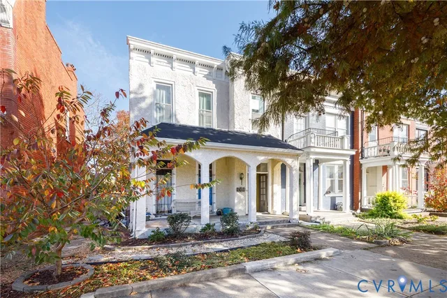 front view of house with a yard