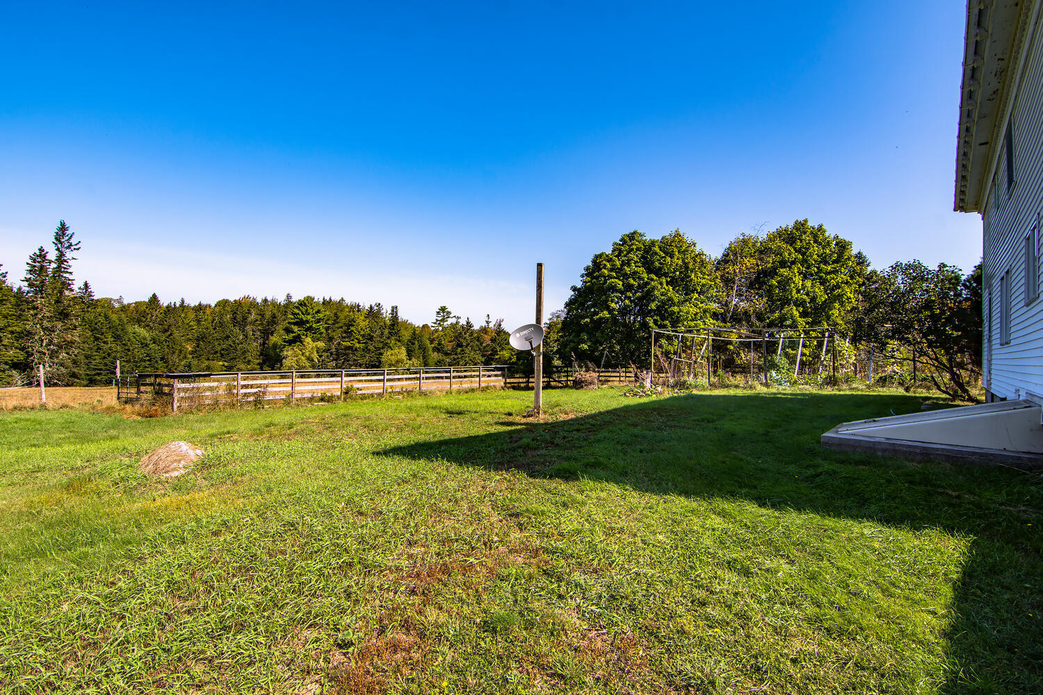 17 Woods Road Deer Isle, ME 04627 - Photo 7 of 32 17 Woods Road Deer Isle ME-large-013-012