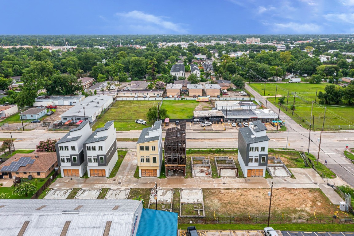 302 West Hamilton Street Houston, TX 77076 - Photo 3 of 12