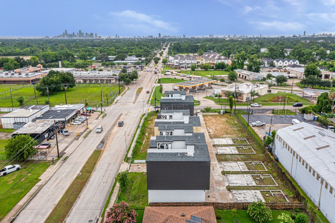 302 West Hamilton Street Houston, TX 77076 - Photo 5 of 12 a view of a city with lawn chairs