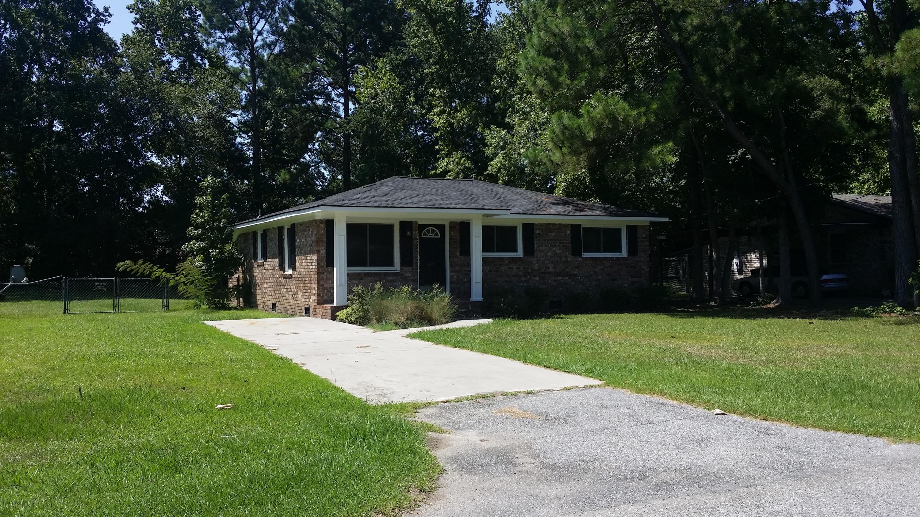 209 Farm Road Goose Creek, SC 29445 - Photo 1 of 8 20160728_113428