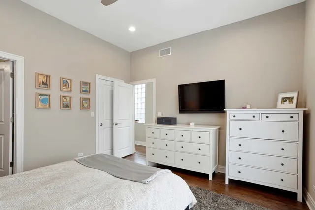 $825,000 | 2657 North Racine Avenue, Unit 3, Chicago, IL 60614