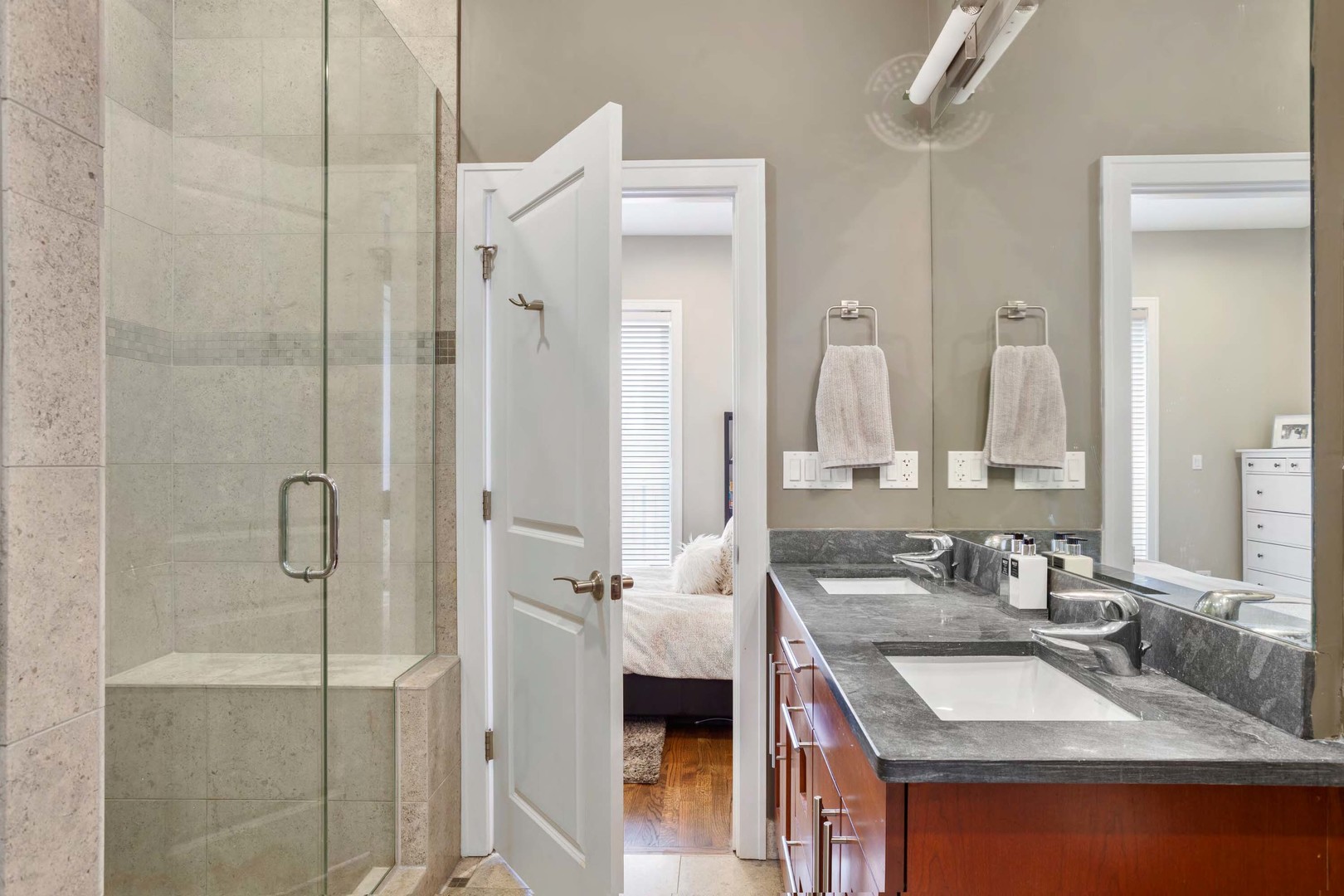 2657 North Racine Avenue, Unit 3 Chicago, IL 60614 - Photo 13 of 19