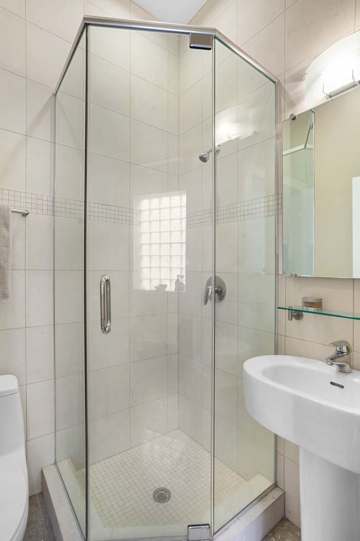 2657 North Racine Avenue, Unit 3 Chicago, IL 60614 - Photo 16 of 19