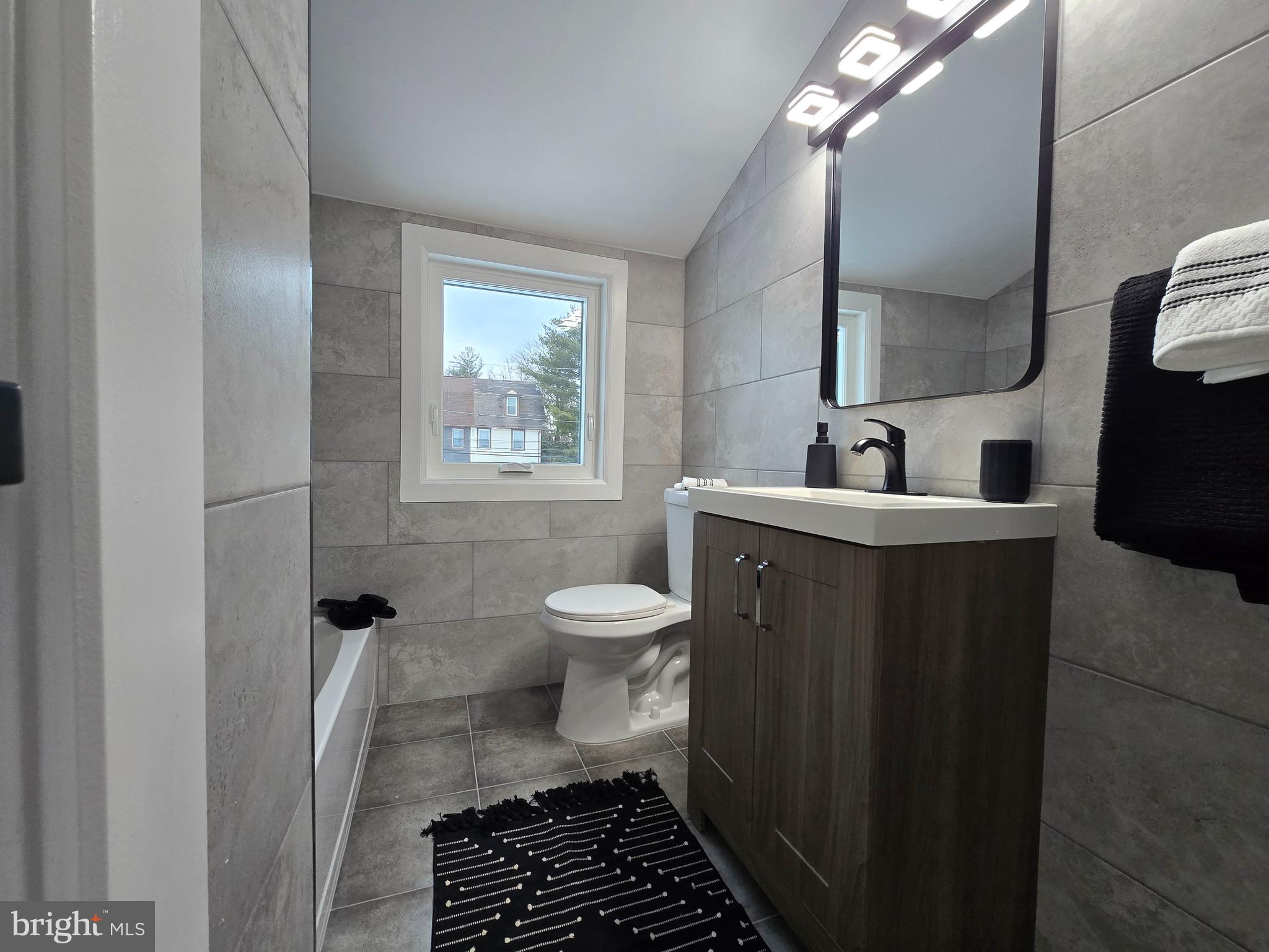 8004 Gladstone Road Glenside, PA 19038 - Photo 16 of 58